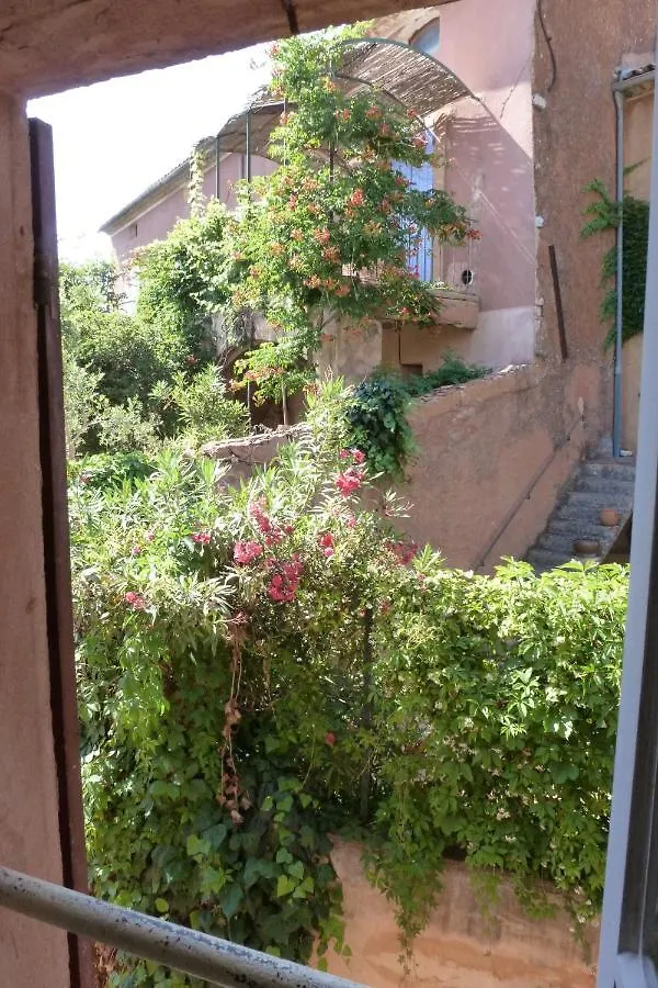 La Cachette Centre Village Roussillon en Isere