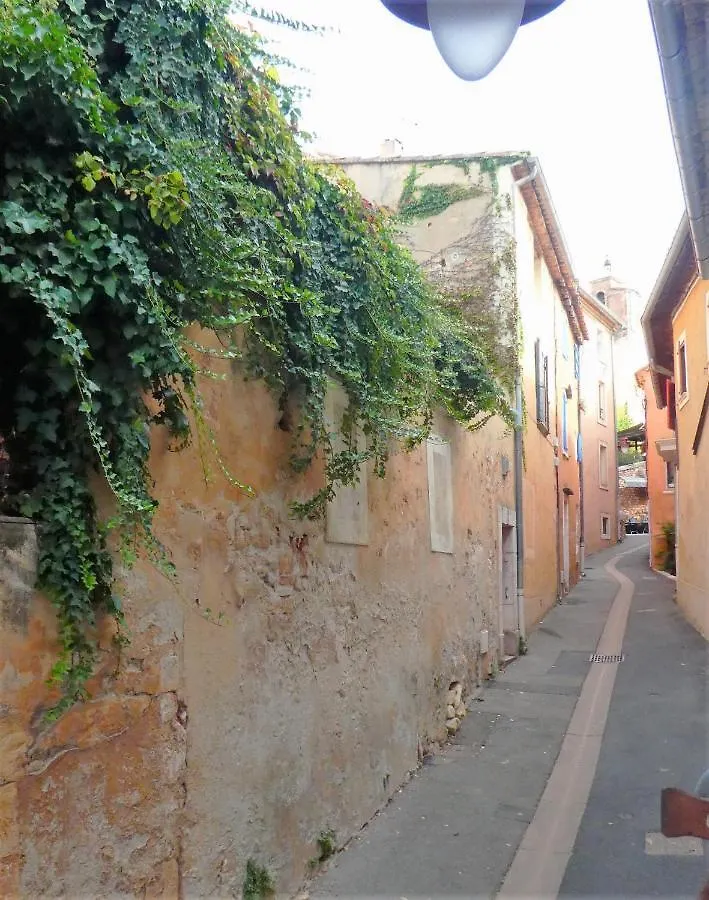 La Cachette Centre Village Roussillon en Isere